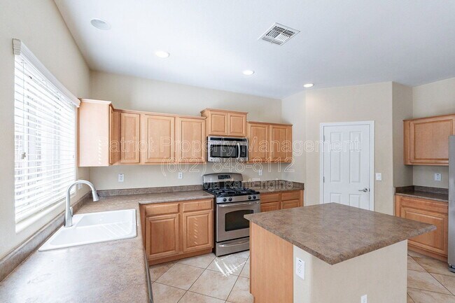 Building Photo - 26043 W Potter Dr