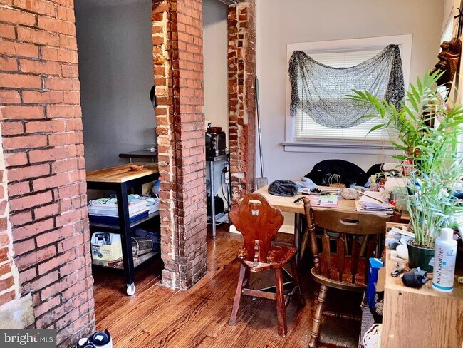 Foto del edificio - 5021 Pine St