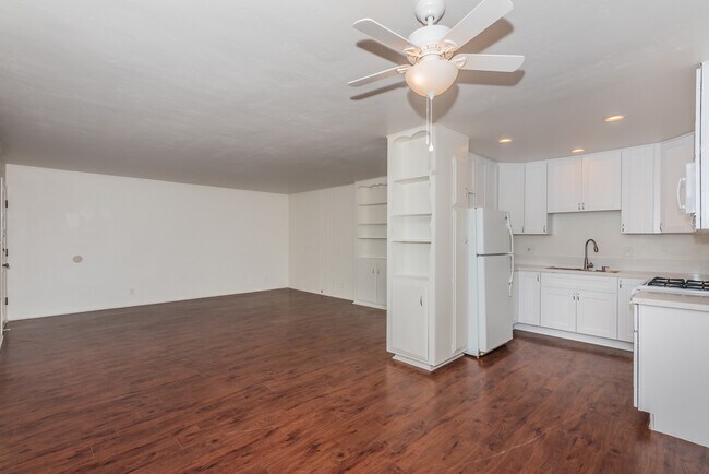 Building Photo - 4140 Mississippi St