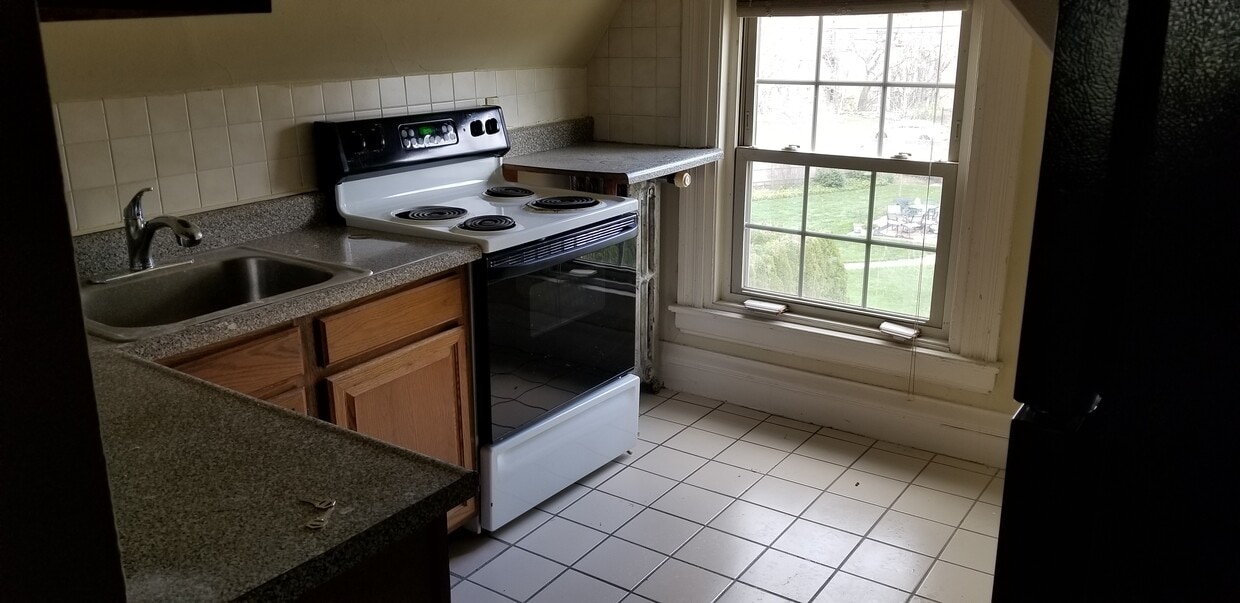 Primary Photo - 320 N Penn St
