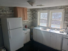 Building Photo - 440 Oak St