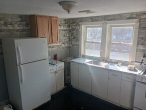 Building Photo - 440 Oak St