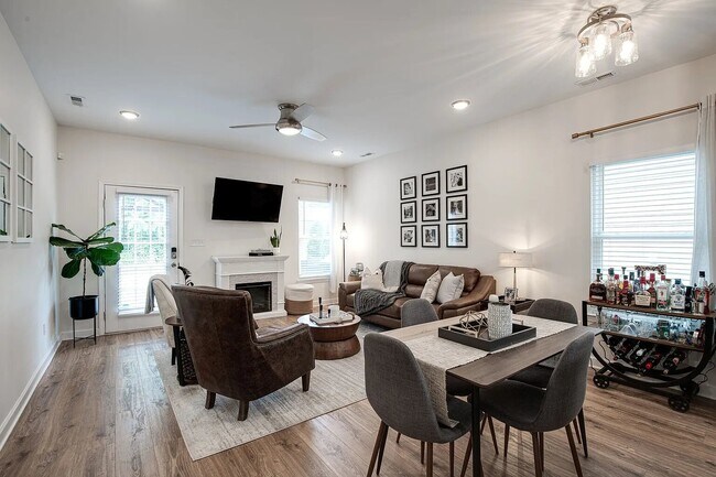 Foto del edificio - 2426 24th Ave N