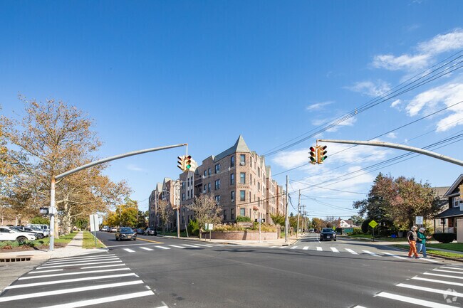 Contexto del vecindario - Rockville Tudor Apt. Corp.