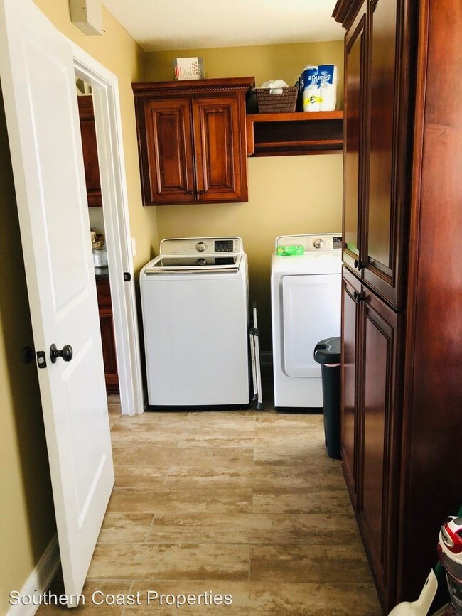 Building Photo - 3 br, 2 bath House - 34 NE Mancey Garrason