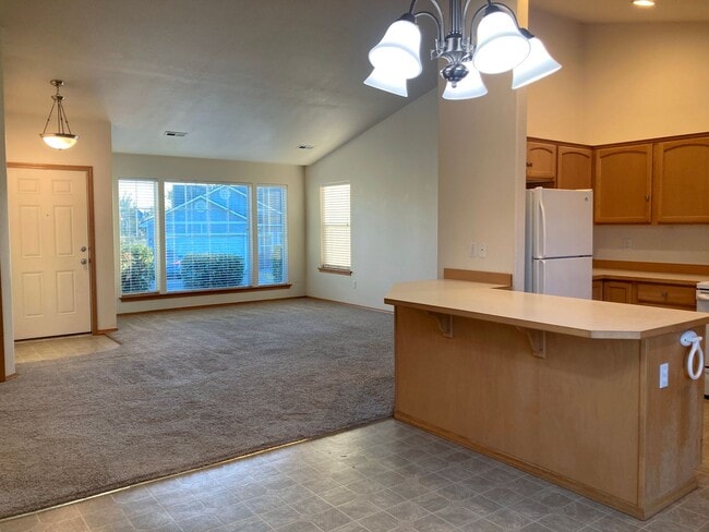 Building Photo - 142 Berkshire Ln
