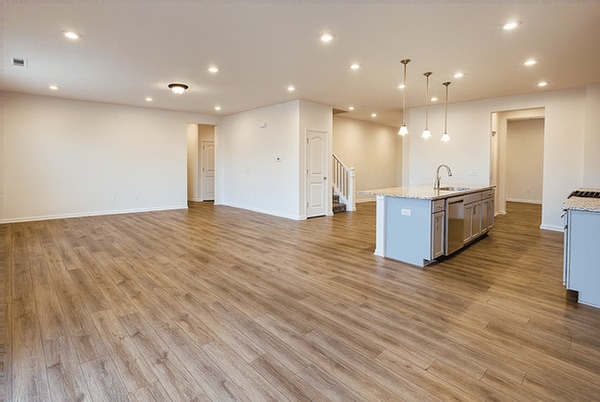 Building Photo - 1216 Lake Forest Dr