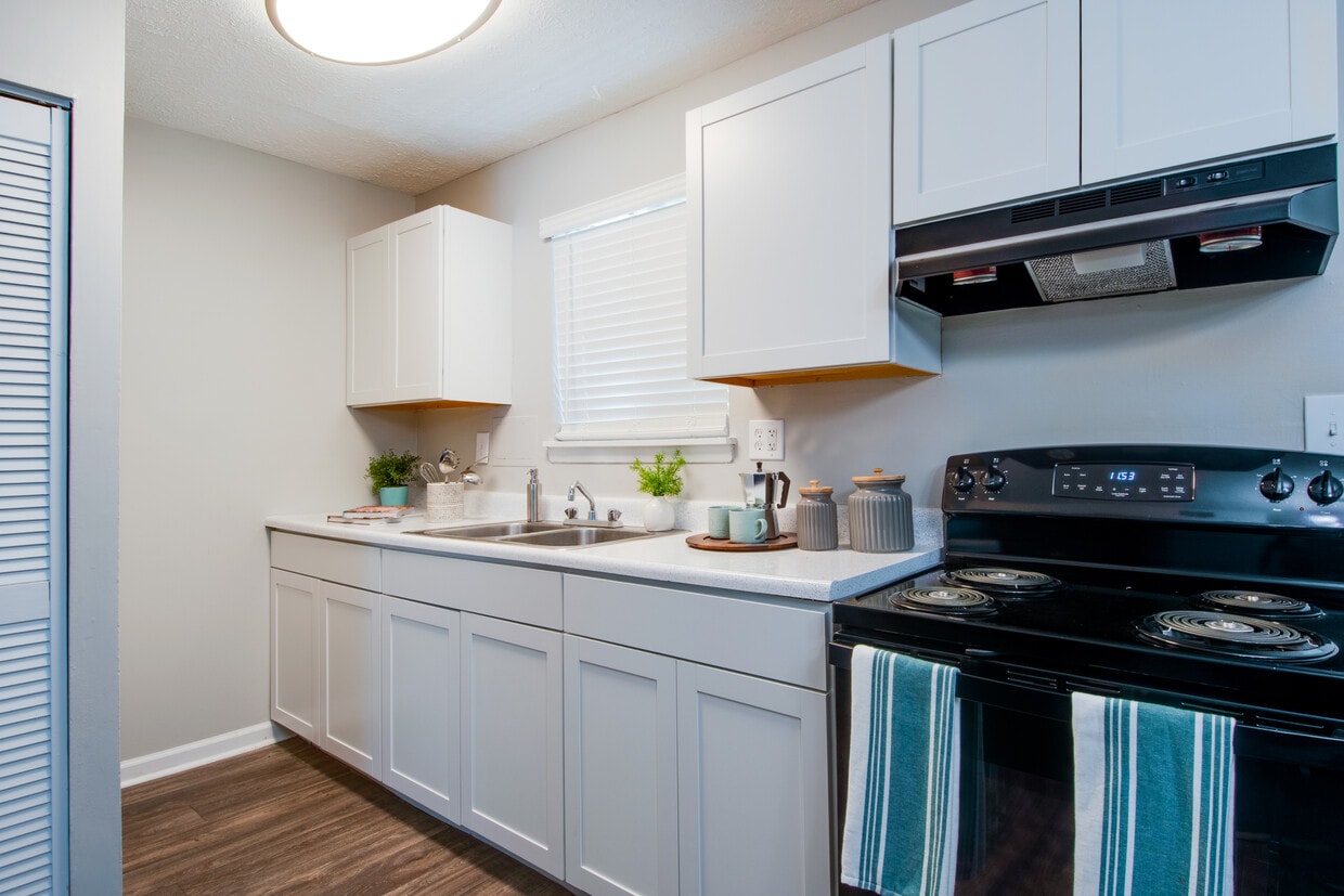 Primary Photo - z-120125-The Stratton