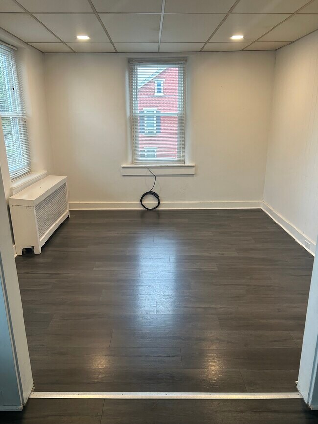 Living room - 304 S State St