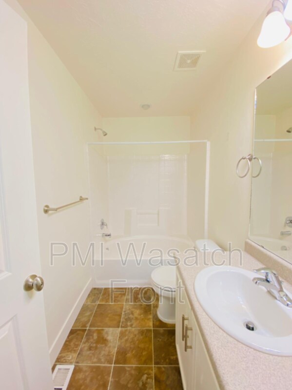 Building Photo - 11392 Okanogan Ln