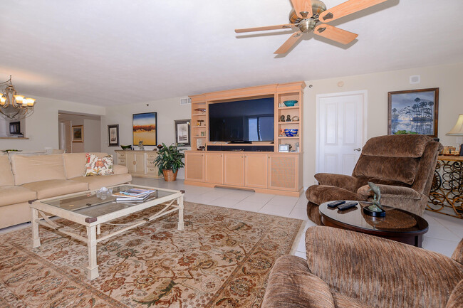 Building Photo - 4000 N Hwy A1A