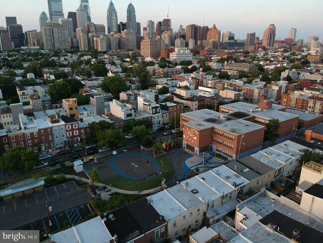 Foto del edificio - 2024 Webster St
