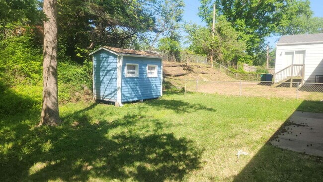 Building Photo - 1125 Walker Ave