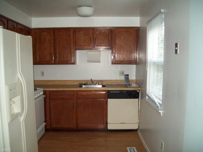 Building Photo - 13078 Blakeslee Dr