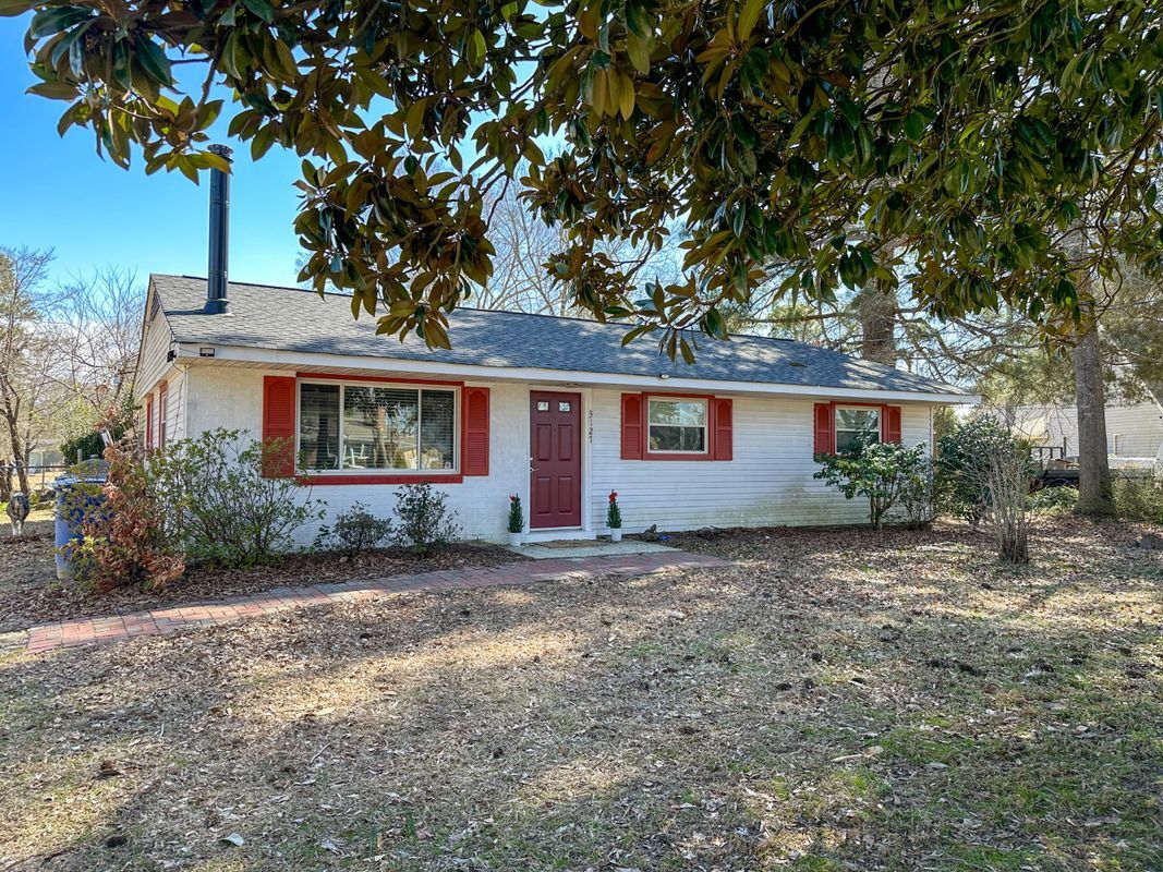 Foto principal - 3127 N Riverside Dr