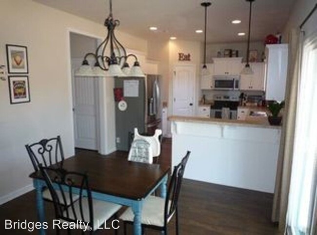 Building Photo - 4 br, 2.5 bath House - 311 Crown Heights Way