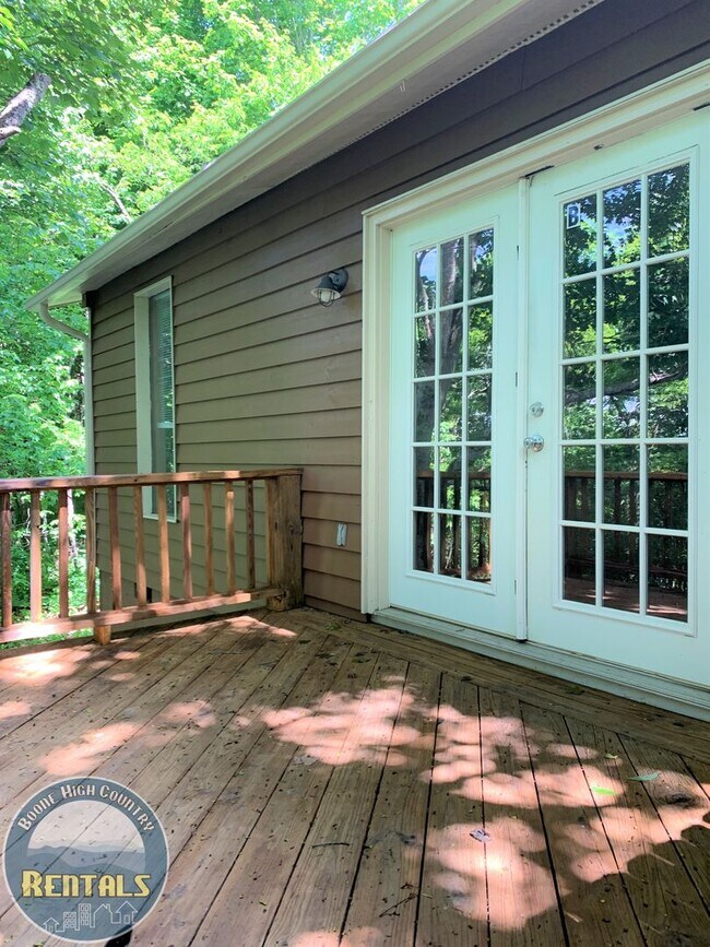 Foto del edificio - 159 David Sides Rd