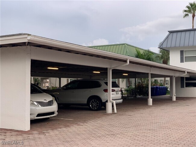 Foto del edificio - 333 Harbour Dr