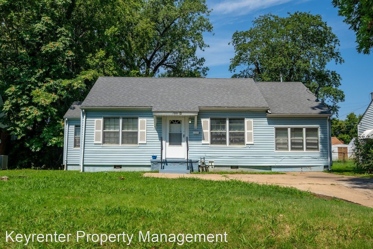 Primary Photo - 2 br, 1 bath House - 1810 N Main St