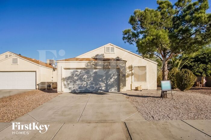 Primary Photo - 722 Carlos Julio Ave