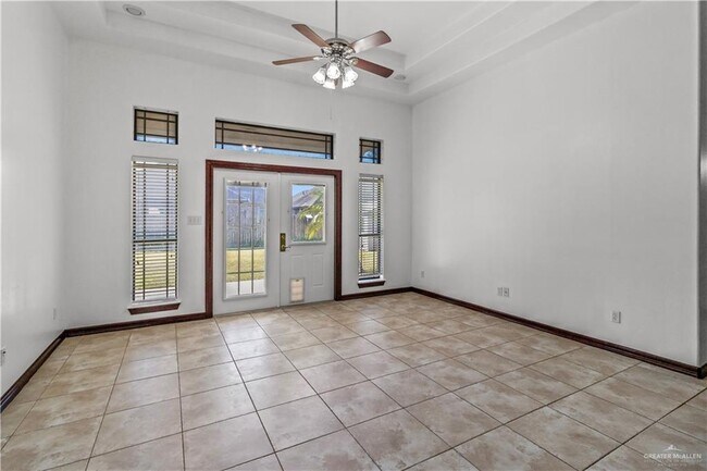 Building Photo - 712 Steamboat Dr
