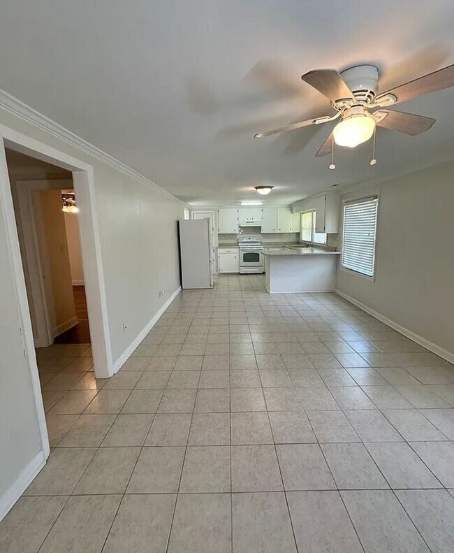 Foto del edificio - Cozy 2BR Cottage/No Carpet, large laundry ...