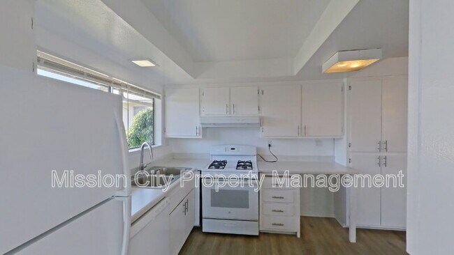 Foto del edificio - 7580 Cathedral Oaks Rd