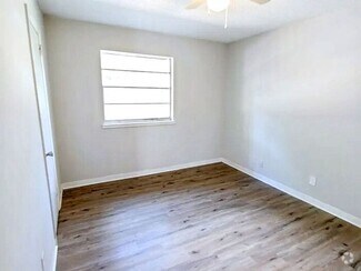 Building Photo - 2032 Stouts Rd