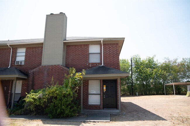 Foto del edificio - 2 br, 1.5 bath Townhome - 5855 Shadydell Dr