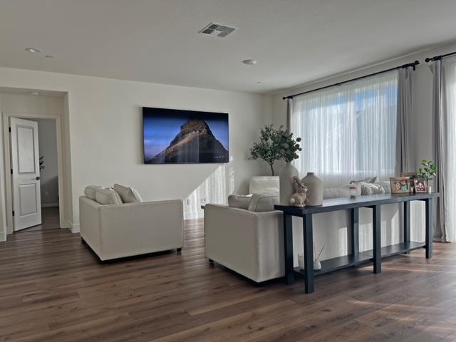 Building Photo - 808 Stallion Way