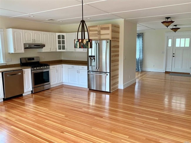 Building Photo - 33 N Howells Point Rd