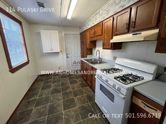 Building Photo - 114 Pulaski Dr