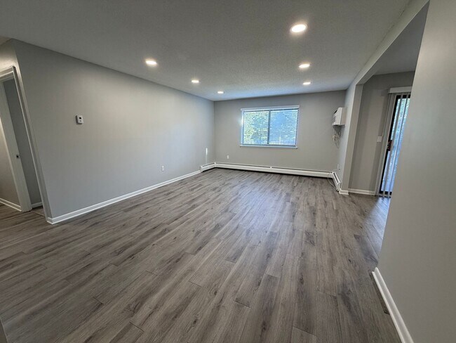 Interior Photo - Avon Woods