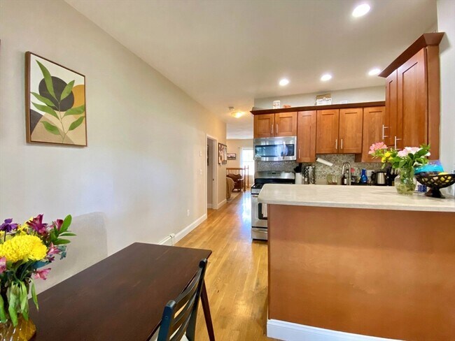 Foto del edificio - 512 E 3rd St