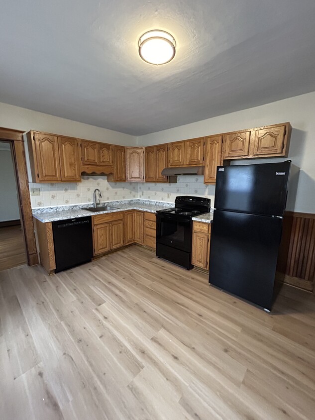 Kitchen new appliances - 1 Clark St