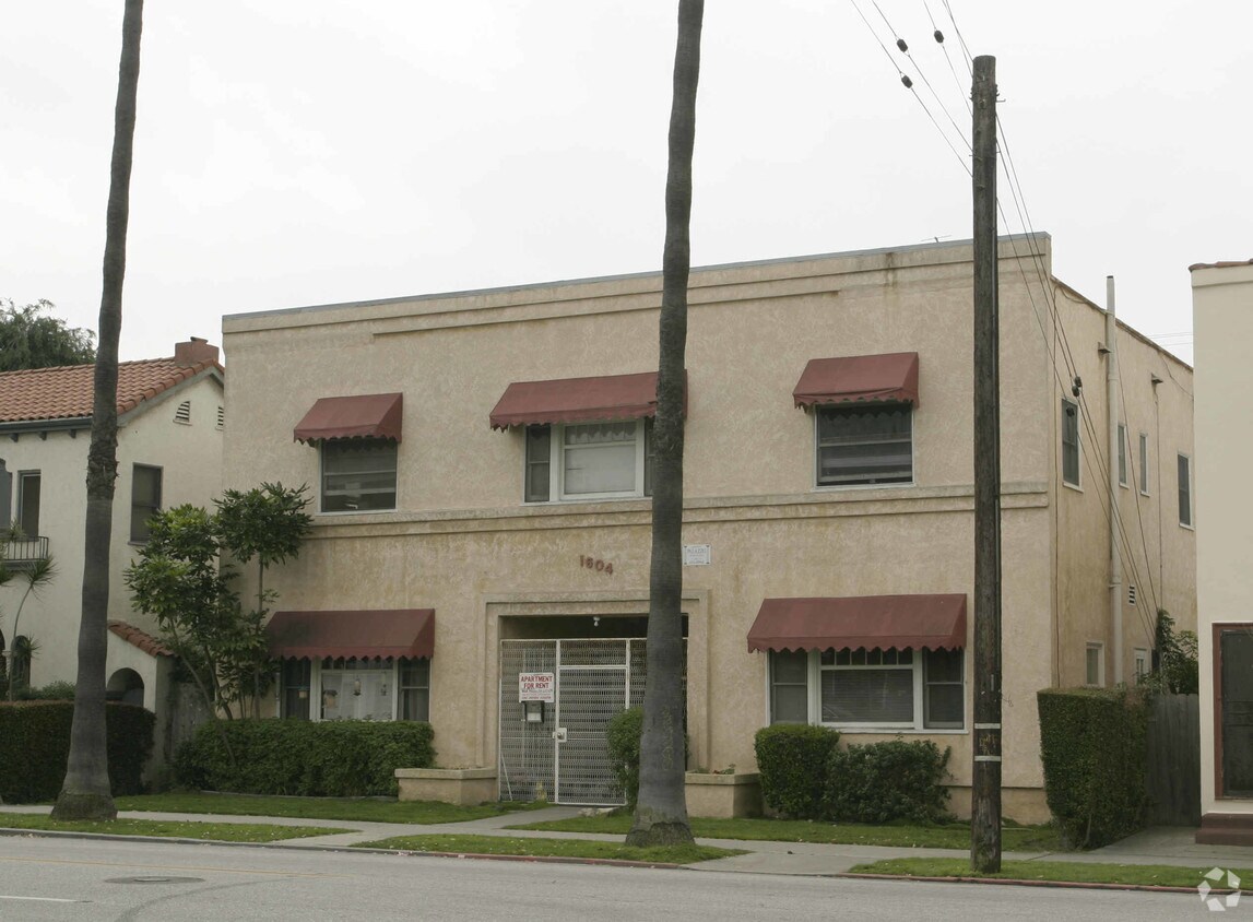 Building Photo - 1604 E 3rd St