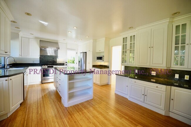 Foto del edificio - Quality Novato Home With Great Floorplan N...