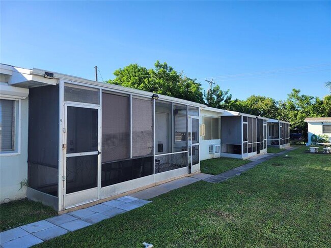 Foto del edificio - 2213 Lincoln St