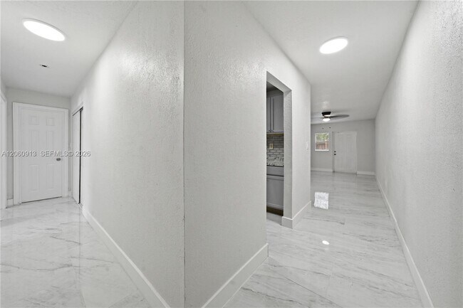 Foto del edificio - 3856 NW 207 St Rd