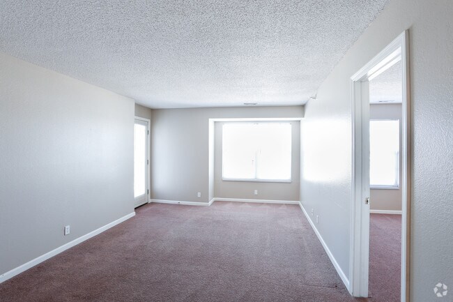 2HAB, 2BA - 950 ft² - Cottonwood Creek Apartments