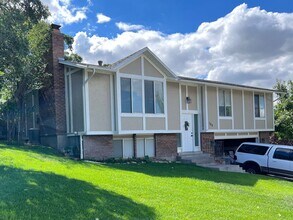 Building Photo - 788 David Way