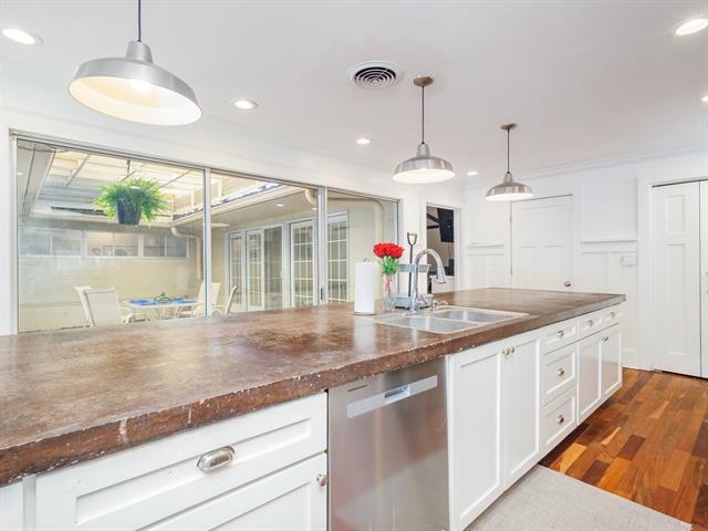 Building Photo - 1909 8th St