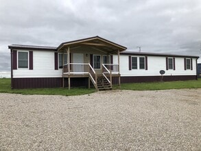 Building Photo - 92 NE 501st Rd