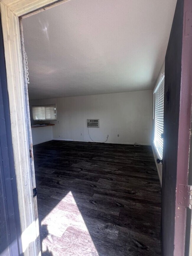 Foto del edificio - Spacious 1 Bed / 1 Bath Apartment in Colton!