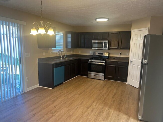 Foto del edificio - 4197 Grant Forest Cir