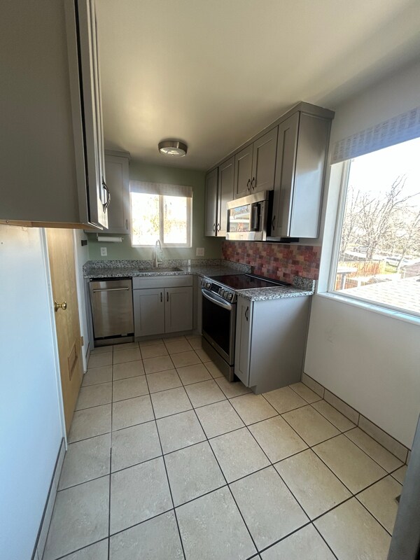 Photo - 673 E 6th Ave Apartment