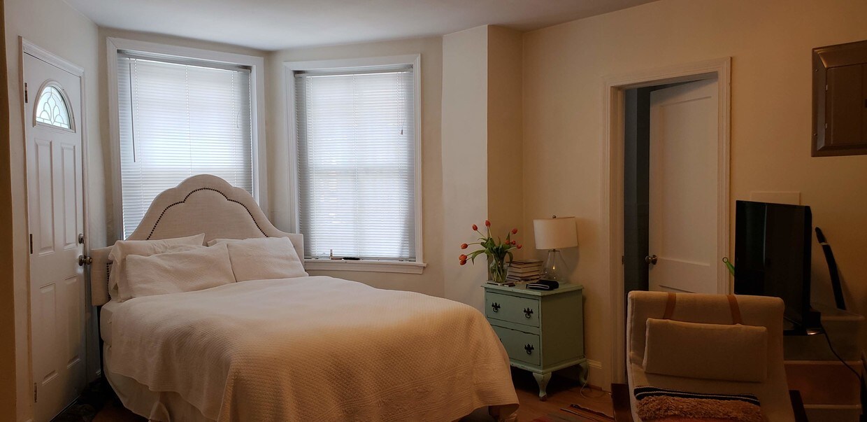 Foto principal - 1618 19th St NW