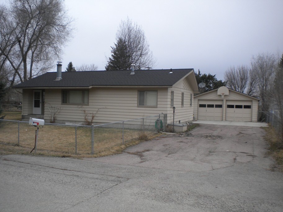 Primary Photo - 3 bedroom home in Lower Miller Creek
