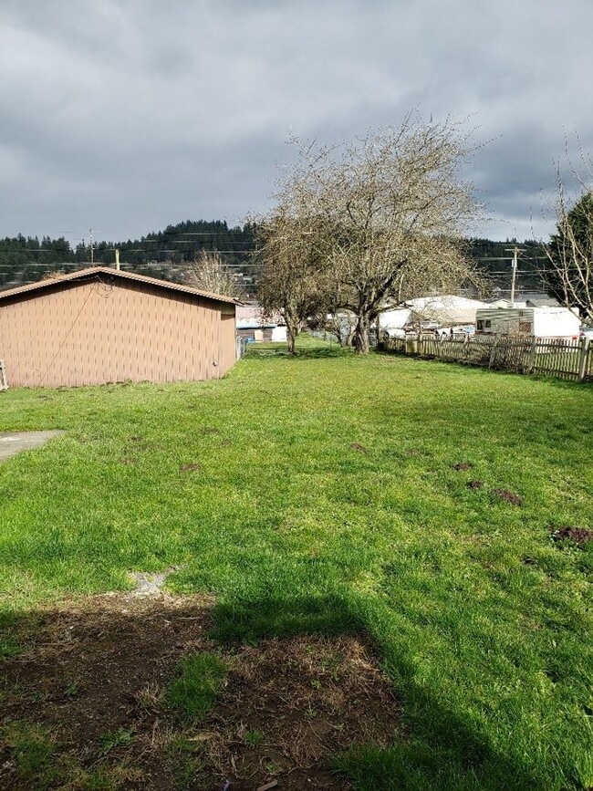 Building Photo - STATUS: AVAILABLE | R117G | $1695