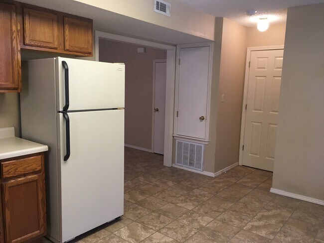 Foto del edificio - 503 Valley Dr